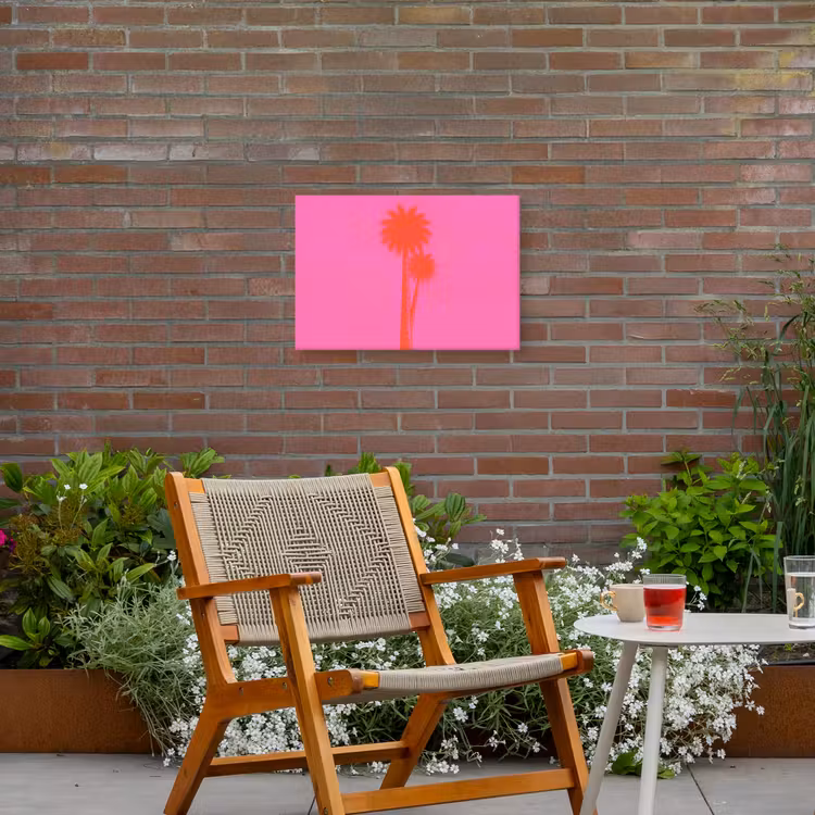 Palmbomen - Modern - Roze Tuinposter op houten frame 2 cm dik klein -sfeer3