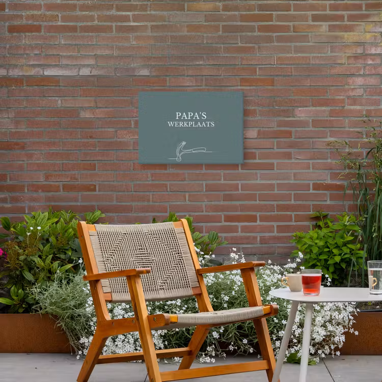 Papa's Werkplaats Tuinposter op houten frame 2 cm dik klein -sfeer3