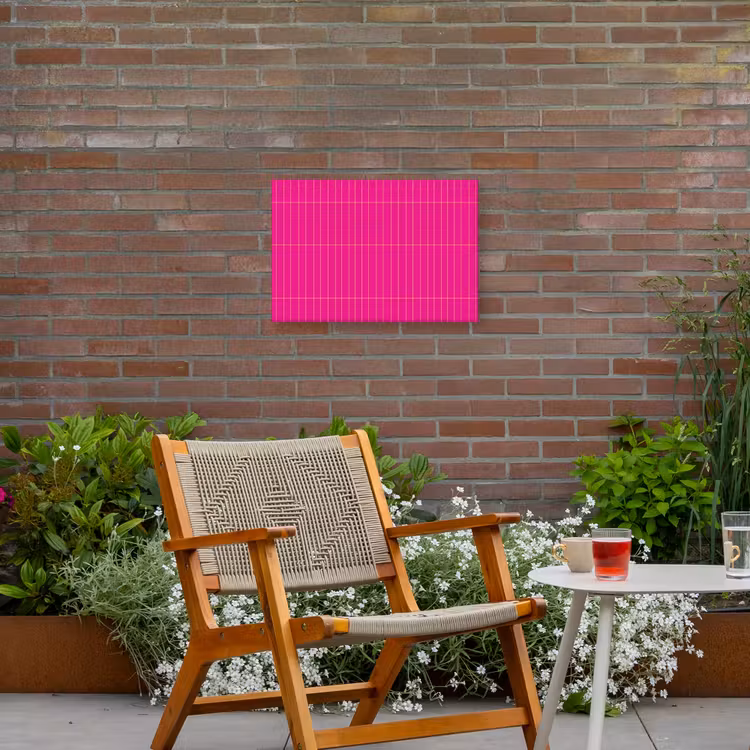 Patroon - Tegel - Magenta - Roze Tuinposter op houten frame 2 cm dik klein 845 -sfeer3