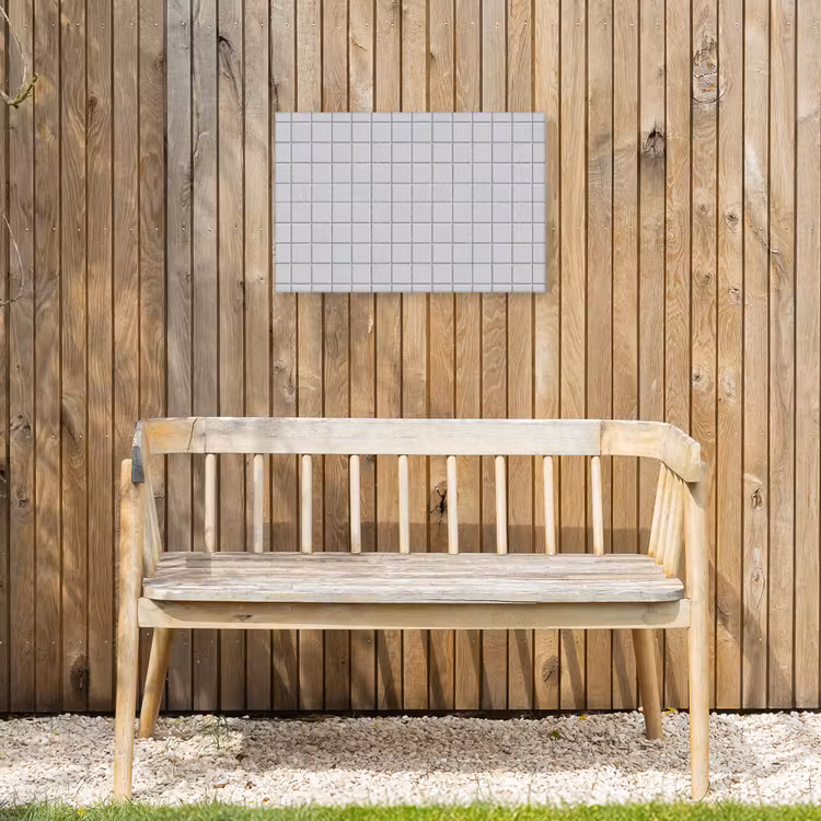 Patroon - Tegels - Licht - Grijs Tuinposter op houten frame 2 cm dik klein 845 -sfeer4