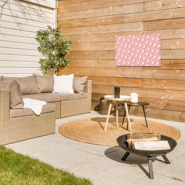 Patroon - Wit - Bliksem - Roze Tuinposter op houten frame 2 cm dik klein 845 -sfeer2