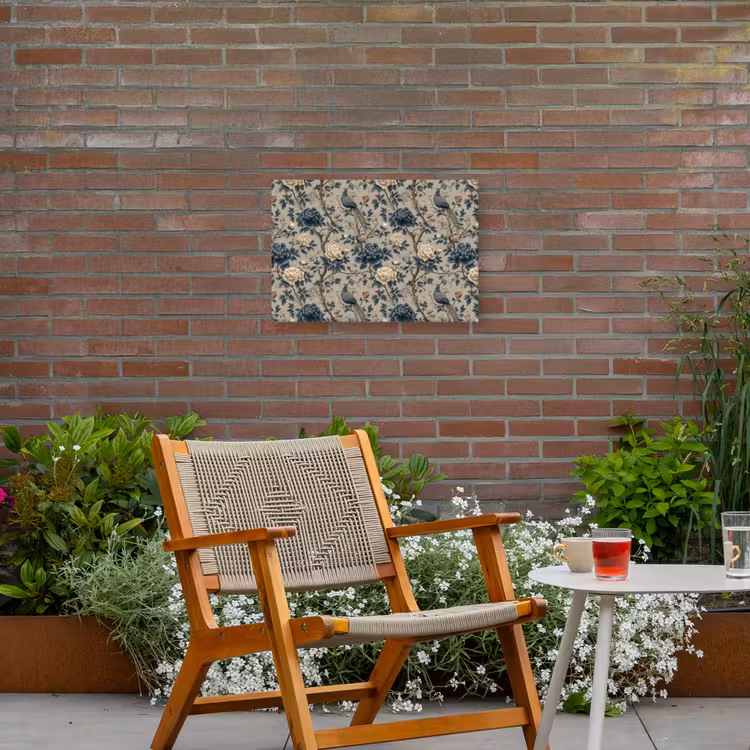 Pauw - Bloemen - Blauw Tuinposter op houten frame 2 cm dik klein 845 -sfeer3
