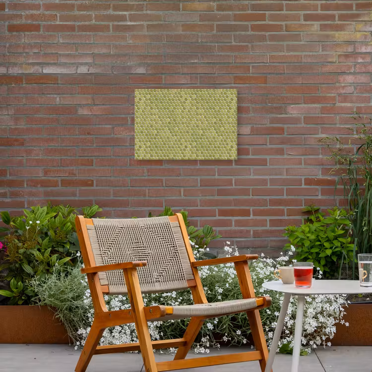 Penny - Mozaïek - Olijfgroen Tuinposter op houten frame 2 cm dik klein 845 -sfeer3