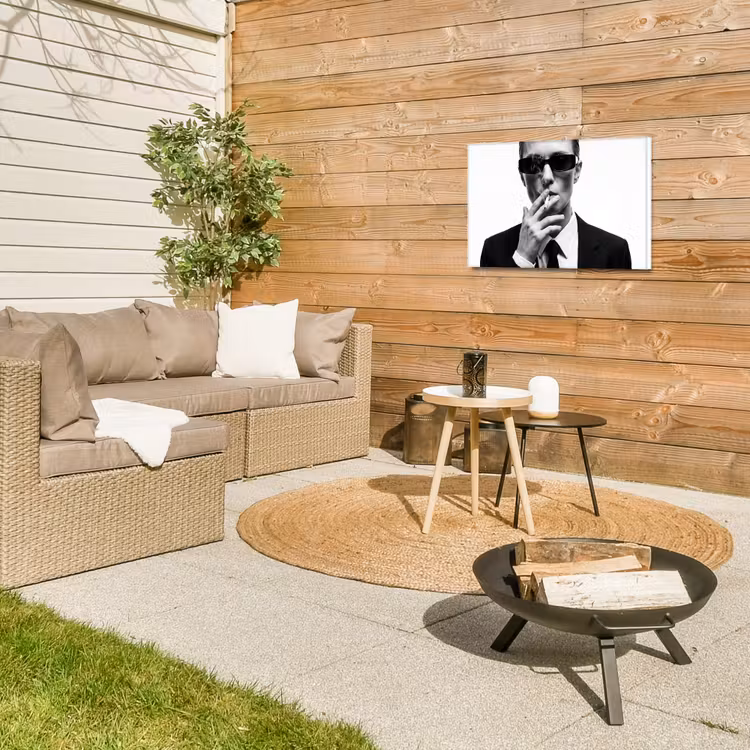 Portret - Pak - Roken - Zwart - Wit - Stoer Tuinposter op houten frame 2 cm dik klein -sfeer2