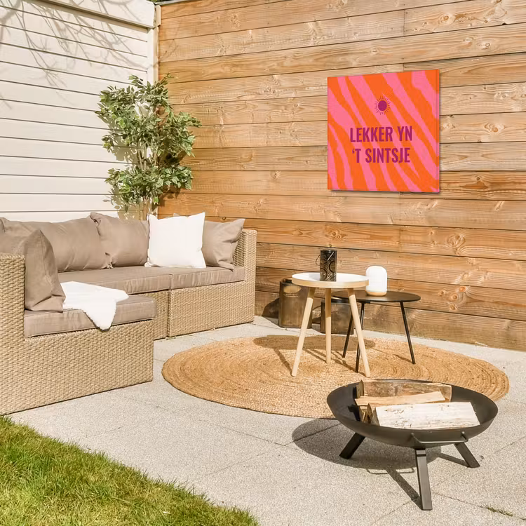 Quote - Zomer - Roze Tuinposter op houten frame 2 cm dik middel -sfeer2