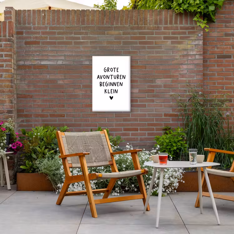 Quotes - Spreuken - Grote avonturen beginnen klein Tuinposter op houten frame 2 cm dik klein -sfeer3