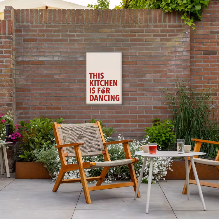 Rood - Quote - Kersen Tuinposter op houten frame 2 cm dik klein -sfeer3