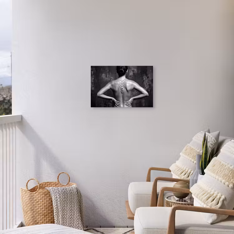Rug - Ketting - Portret - Zwart - Wit - Glamour Tuinposter op houten frame 2 cm dik klein -sfeer1