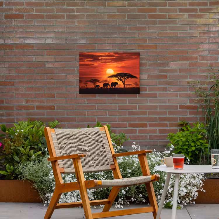 Savanne - Olifanten - Zonsondergang Tuinposter op houten frame 2 cm dik klein -sfeer3