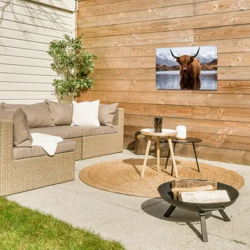 Schotse hooglander - Bruin - Water Tuinposter op houten frame 2 cm dik klein -sfeer2