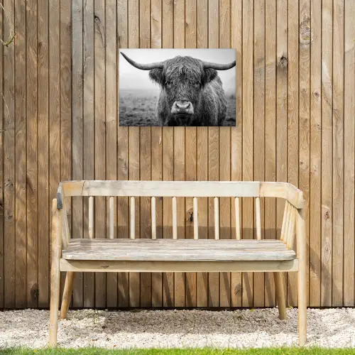 Schotse hooglander - Zwart - Wit - Gras Tuinposter op houten frame 2 cm dik klein -sfeer4