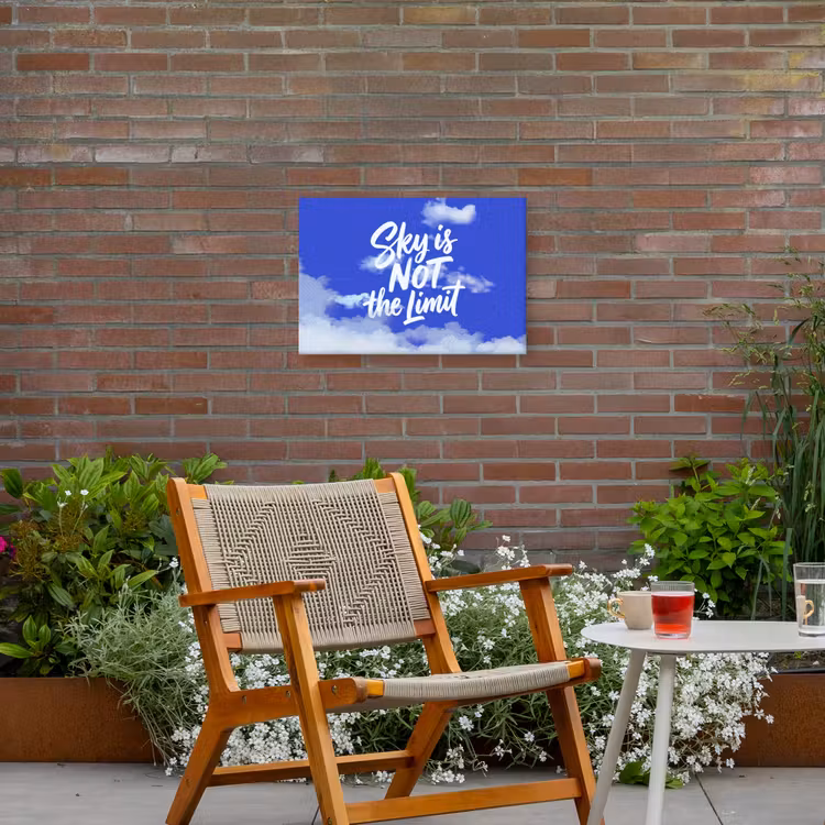 Sky is not the limit - Blauwe lucht - Wolken Tuinposter op houten frame 2 cm dik klein -sfeer3