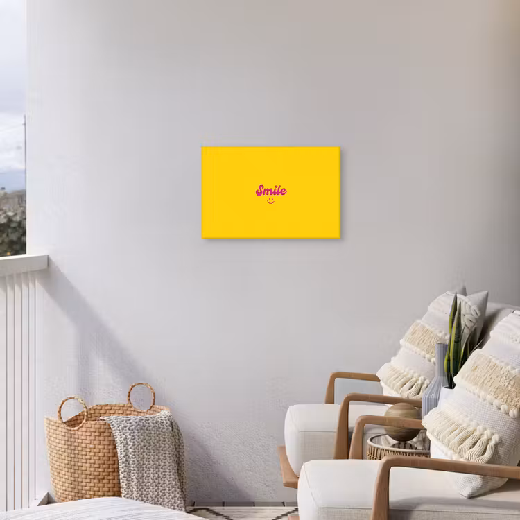 Smile - Geel - Roze Tuinposter op houten frame 2 cm dik klein -sfeer1