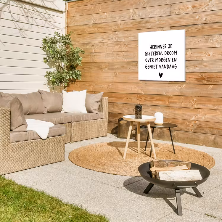 Spreuken - Herinner je gisteren droom over morgen en geniet vandaag - Quotes Tuinposter op houten frame 2 cm dik middel -sfeer2