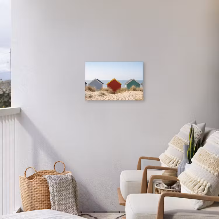 Strand - Huisjes - Kleurrijk - Duinen Tuinposter op houten frame 2 cm dik klein -sfeer1