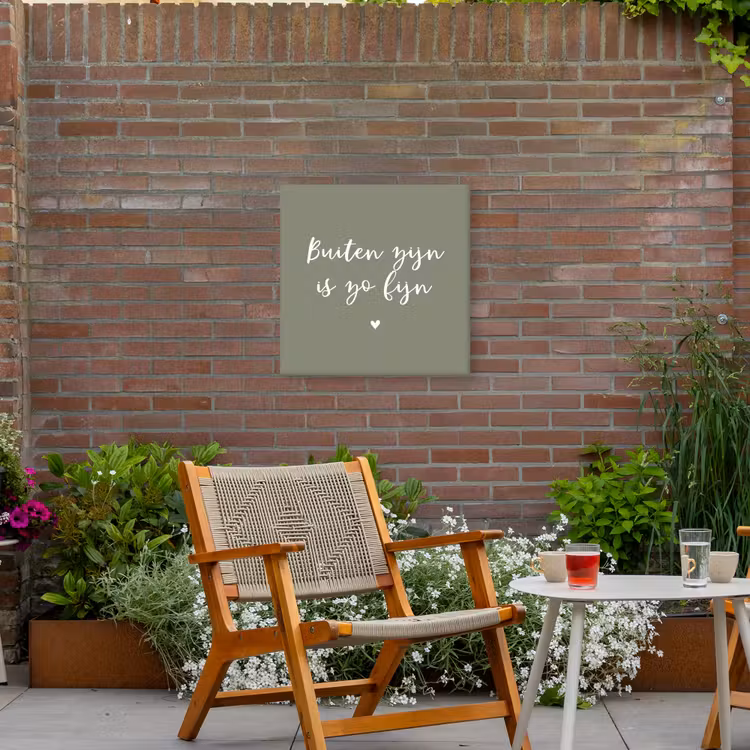 Tekst - Buiten zijn is zo fijn - Zomer - Spreuken Tuinposter op houten frame 2 cm dik middel -sfeer3