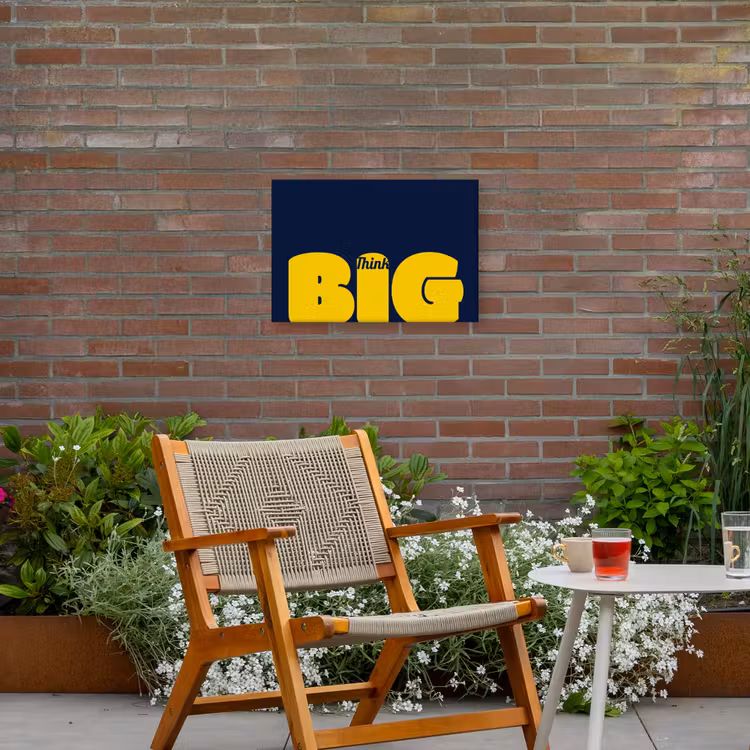 Think big - Blauw - Geel Tuinposter op houten frame 2 cm dik klein -sfeer3