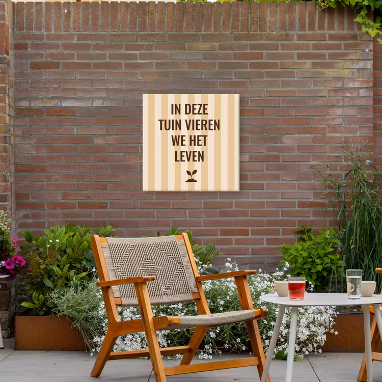 Tuin - Quote - Strepen - Zomer Tuinposter op houten frame 2 cm dik middel -sfeer3