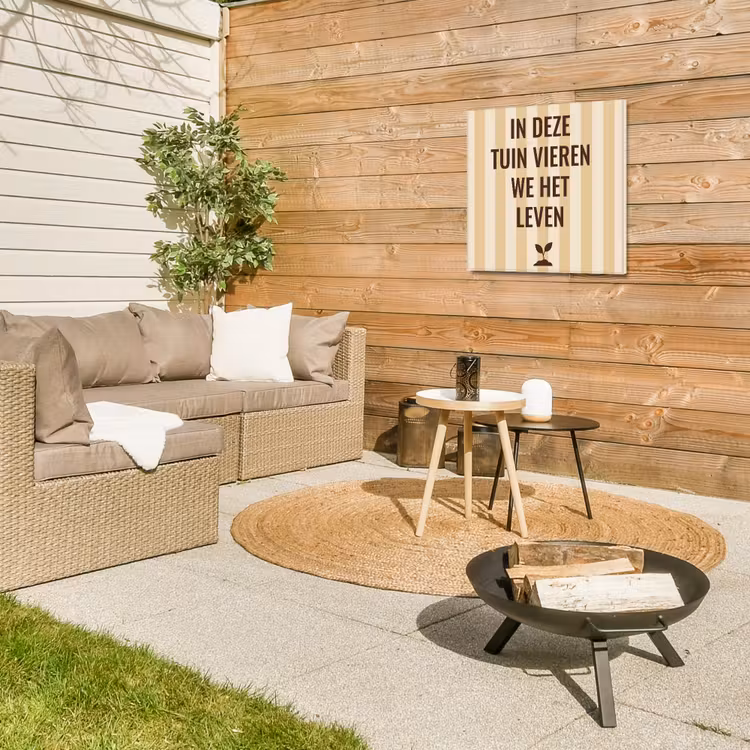 Tuin - Quote - Strepen - Zomer Tuinposter op houten frame 2 cm dik middel -sfeer2