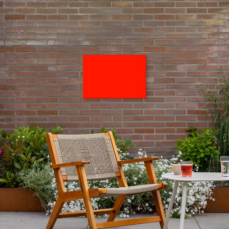 Vibrant - Vermilion - Rood Tuinposter op houten frame 2 cm dik klein 845 -sfeer3