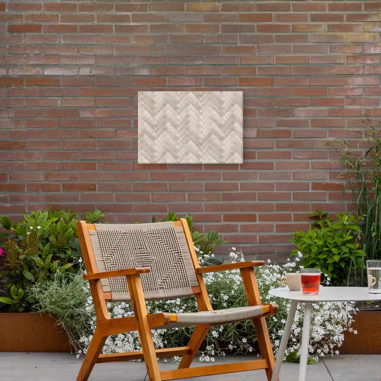Visgraat - Wandtegel - Beige Tuinposter op houten frame 2 cm dik klein 845 -sfeer3