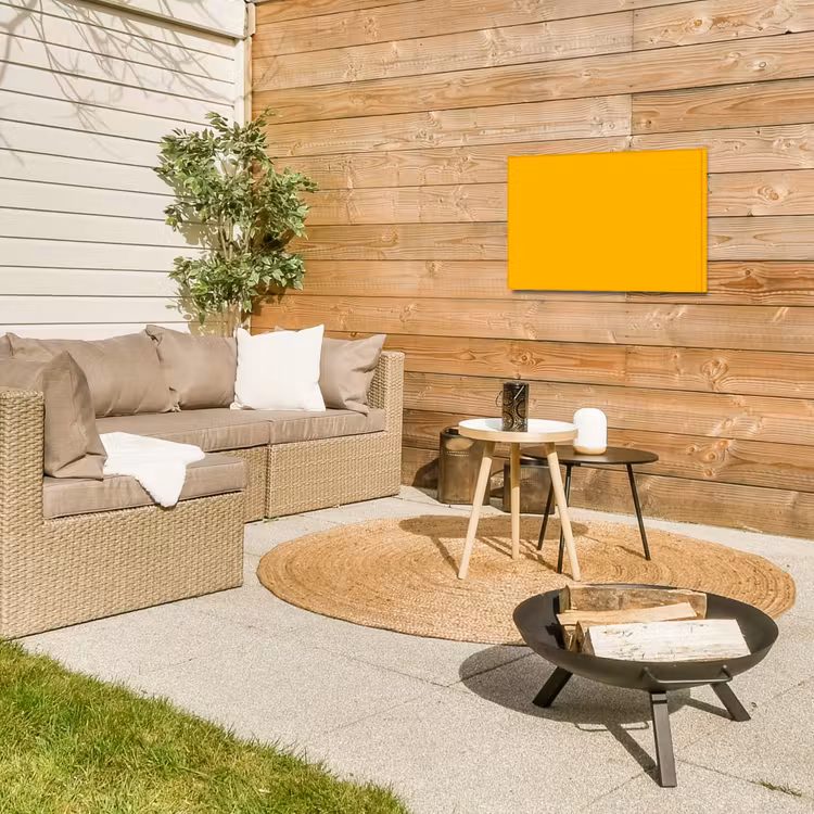 Vivid - Amber - Geel Tuinposter op houten frame 2 cm dik klein 845 -sfeer2