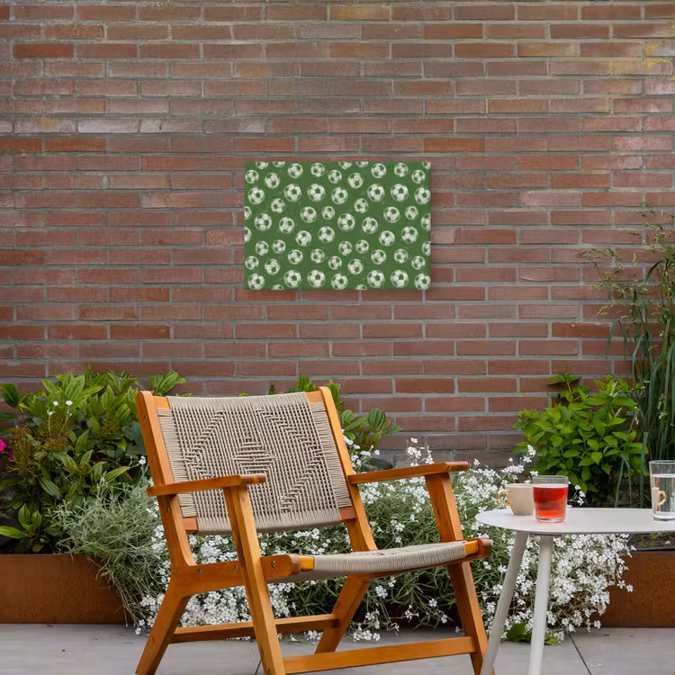 Voetbal - Sport - Groen Tuinposter op houten frame 2 cm dik klein 845 -sfeer3