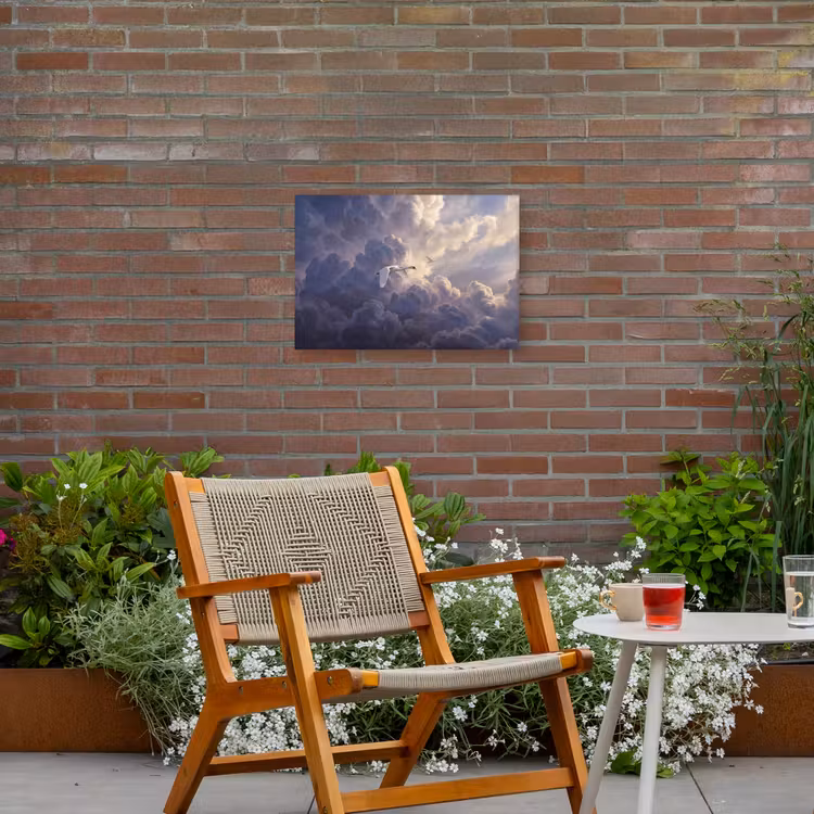 Vogel - Vliegend - Natuur - Wit - Wolken Tuinposter op houten frame 2 cm dik klein -sfeer3