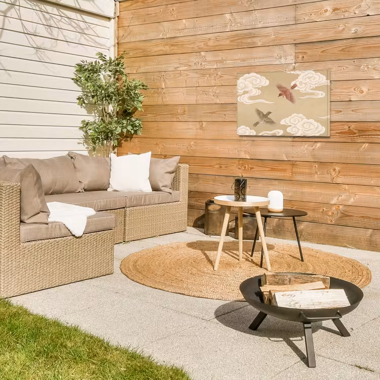 Vogels - Vliegen - Beige Tuinposter op houten frame 2 cm dik klein -sfeer2
