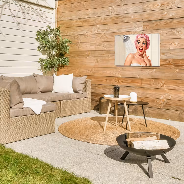 Vrouw - Douche - Roze Tuinposter op houten frame 2 cm dik klein -sfeer2