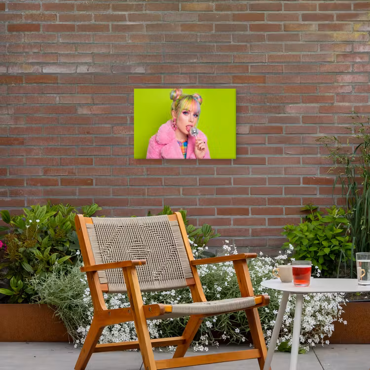 Vrouw - Kleurrijk haar - Pop art - Modern - Levendig Tuinposter op houten frame 2 cm dik klein -sfeer3