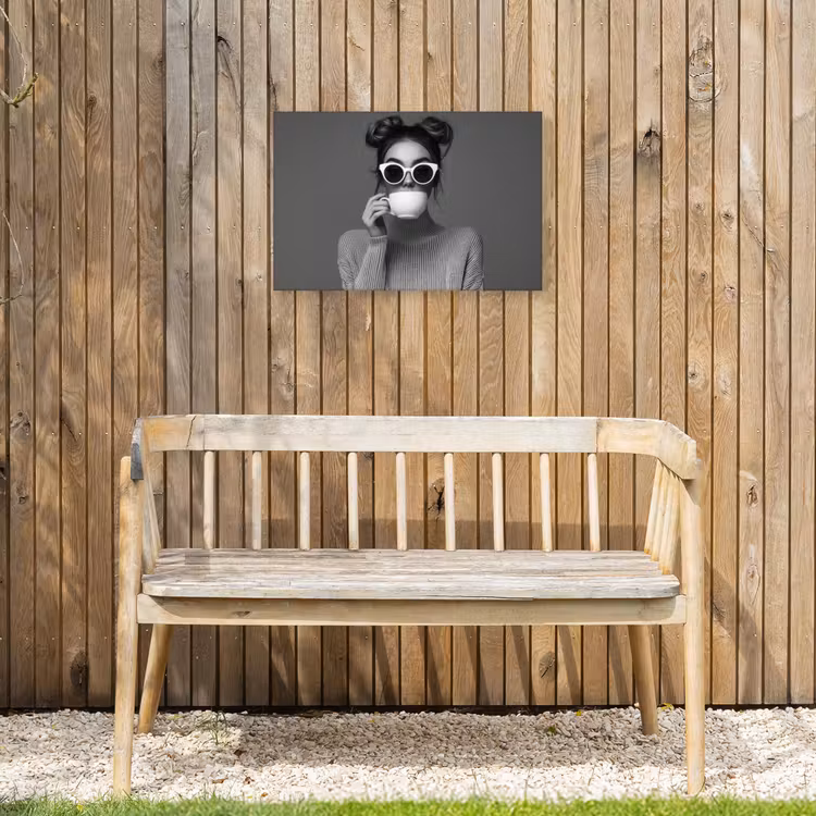 Vrouw - Koffie - Zwart - Wit Tuinposter op houten frame 2 cm dik klein -sfeer4