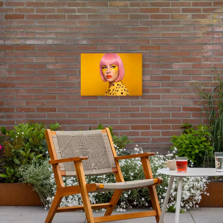 Vrouw - Portret - Abstract - Kleurrijk - Geel Tuinposter op houten frame 2 cm dik klein -sfeer3
