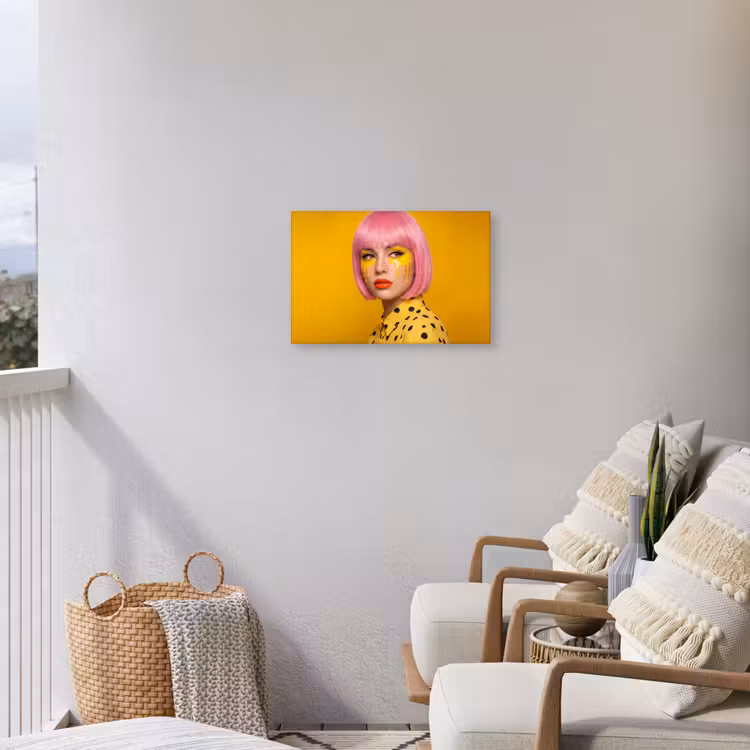 Vrouw - Portret - Abstract - Kleurrijk - Geel Tuinposter op houten frame 2 cm dik klein -sfeer1