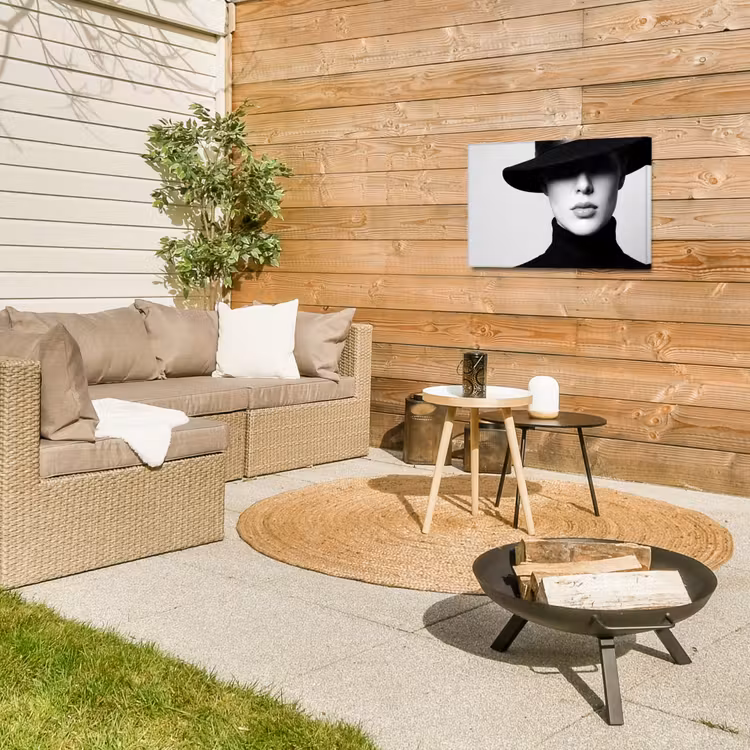 Vrouw - Schaduw - Zwart - Wit - Mysterieus Tuinposter op houten frame 2 cm dik klein -sfeer2