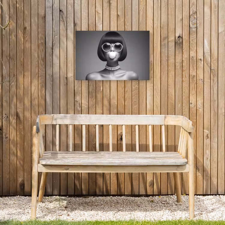 Vrouw - Zwart Wit - Ketting - Zonnebril Tuinposter op houten frame 2 cm dik klein -sfeer4