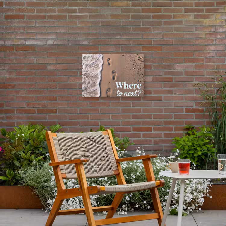 Where to next - Strand - Voetstappen Tuinposter op houten frame 2 cm dik klein -sfeer3
