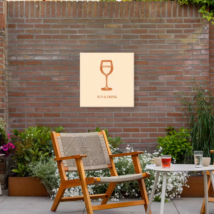 Wijn - Zomer - Quote - Oranje Tuinposter op houten frame 2 cm dik middel -sfeer3