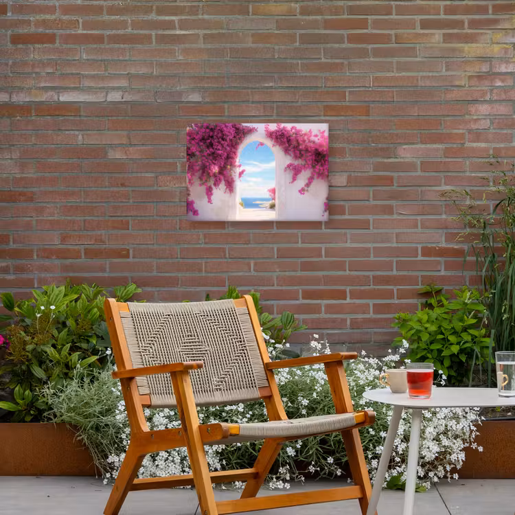 Zee - Roze - Bloemen - Poort Tuinposter op houten frame 2 cm dik klein -sfeer3