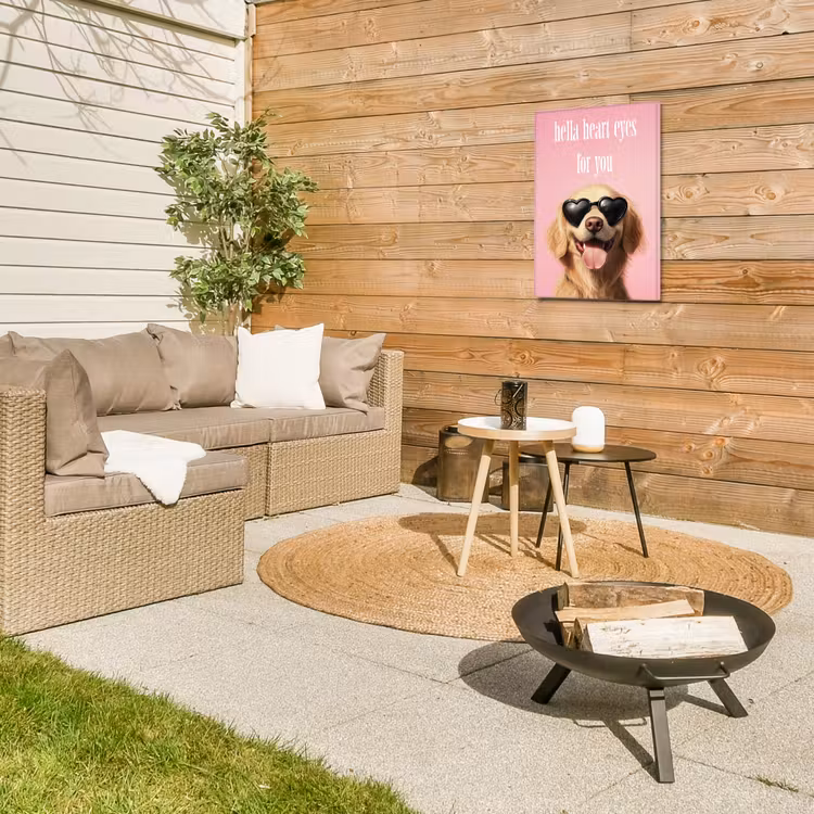 Zonnebril - Hartjes - Hond - Valentijn Tuinposter op houten frame 2 cm dik klein -sfeer2