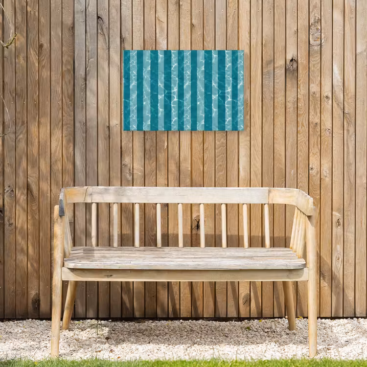 Zwembad - Strepen - Groen Tuinposter op houten frame 2 cm dik klein 845 -sfeer4