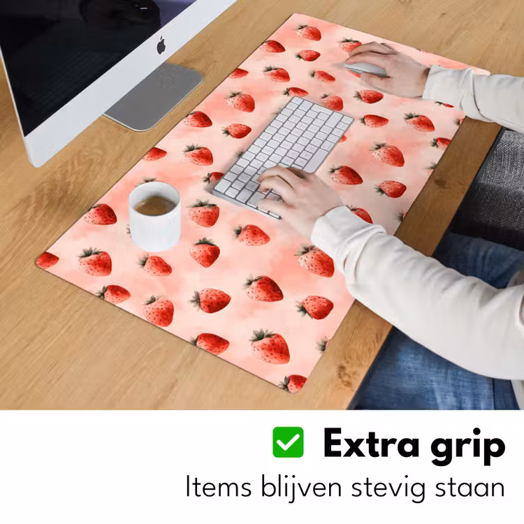 Aardbei - Patroon - Roze Muismat XXL klein 681 -sfeer3