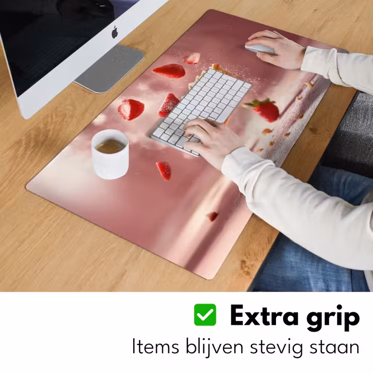 Aardbei - Taart- Eten - Roze Muismat XXL klein -sfeer3