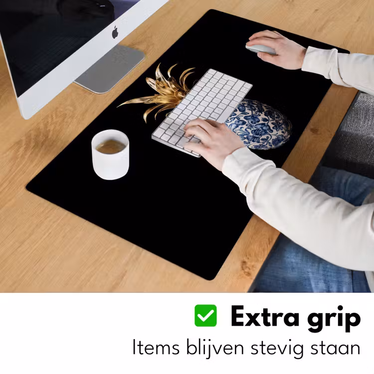 Ananas - Bloemen patroon - Goud - Delftsblauw Muismat XXL klein -sfeer3