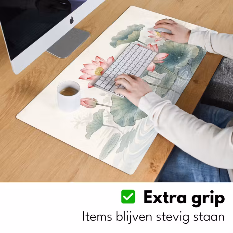 Aquarel - Lotusbloemen - Kleurrijk Muismat XXL klein -sfeer3
