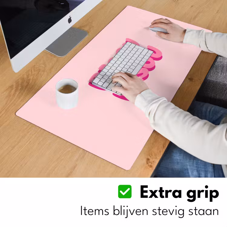 Bisou - Roze - Dikke letters Muismat XXL klein -sfeer3