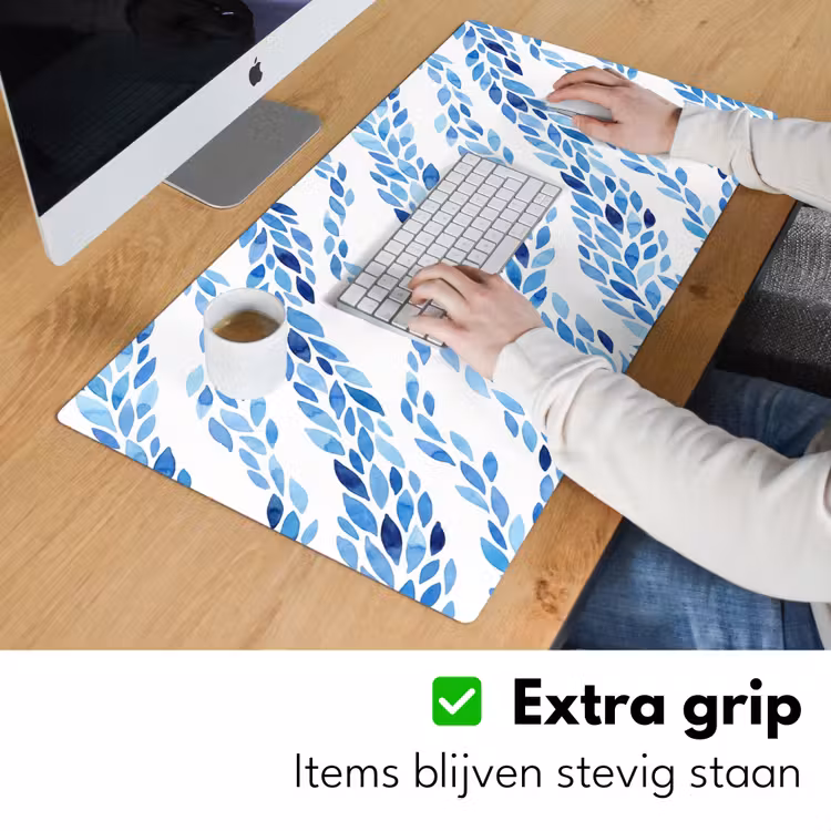 Bladeren - Aquarel - Patroon - Modern - Blauw Muismat XXL klein -sfeer3