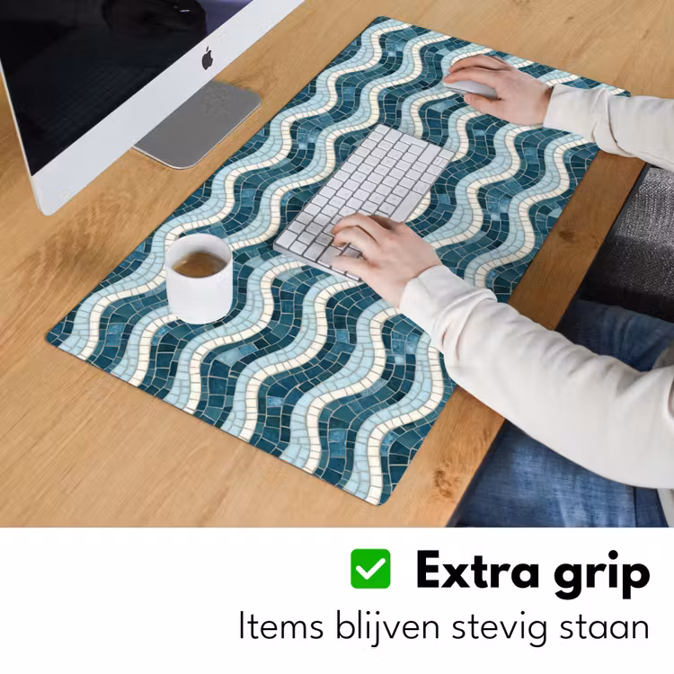 Blauw - Wit - Mozaïek - Golvend Muismat XXL klein 681 -sfeer3