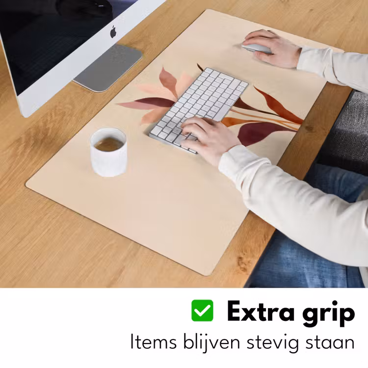 Bloemen - Blaadjes - Minimalistisch - Roze Muismat XXL klein -sfeer3