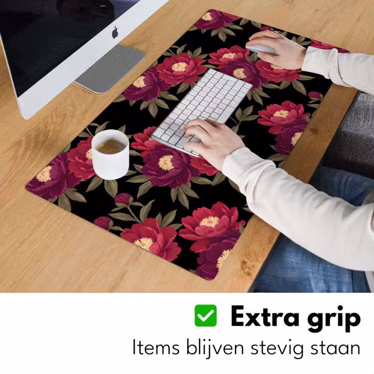 Bloemen - Patroon - Botanisch - Rood - Zwart Muismat XXL klein -sfeer3